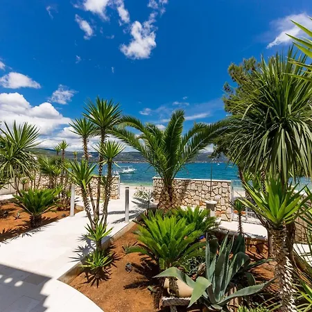Luxury Beachfront Matista *