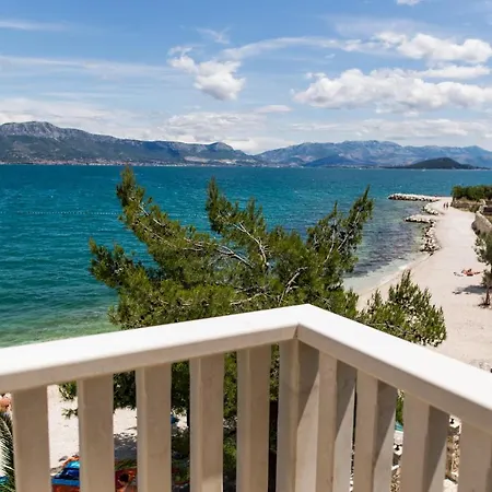Gasthuis Luxury Beachfront Matista Trogir