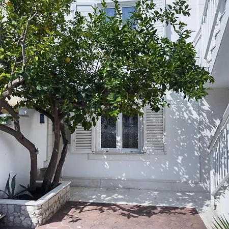 Casa de hóspedes Luxury Beachfront Matista Trogir