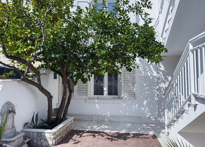 Casa de hóspedes Luxury Beachfront Matista Trogir