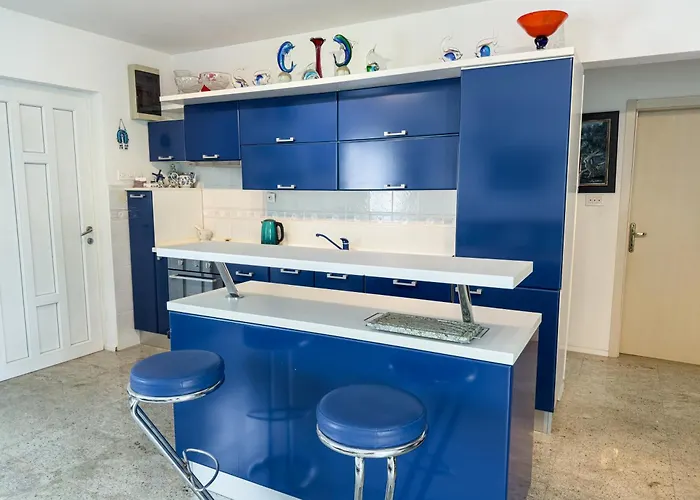 Konukevi Luxury Beachfront Matista Trogir