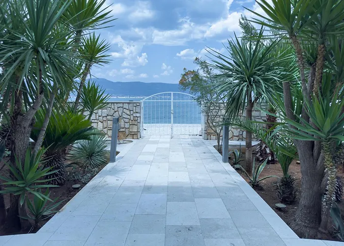 Luxury Beachfront Matista Konukevi